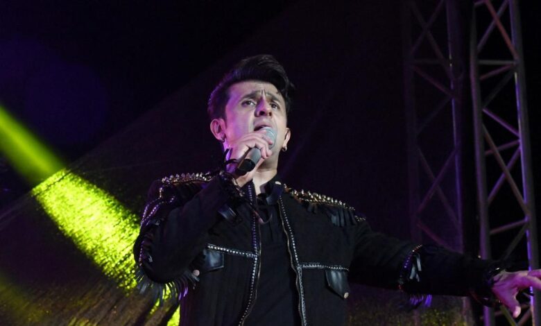 An upset Sonu Nigam lists Kishore Kumar, Alka Yagnik as India’s ‘pending Padma Awardees’