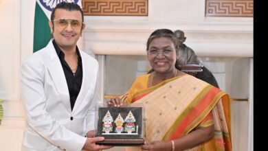 Sonu Nigam performs at Rashtrapati Bhavan despite severe back spasm