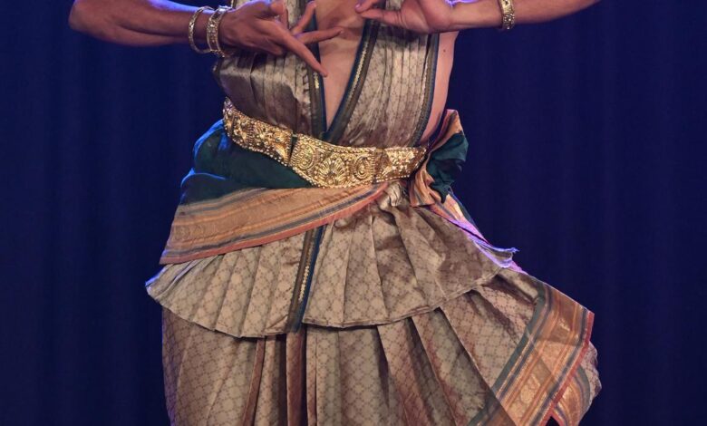 Shanmugasundaram pays tribute to guru K.J. Sarasa with a well-structured show
