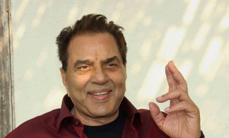 Actor Dharmendra undergoes eye-surgery, says, “I am strong”