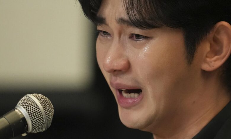 Korean star Kim Soo-hyun confirms relationship with Kim Sae-ron, denies dating her as minor