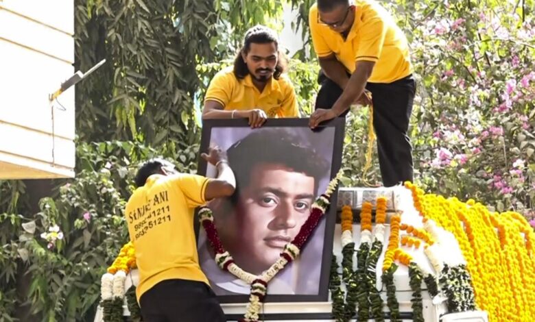 Veteran actor Manoj Kumar cremated with state honours